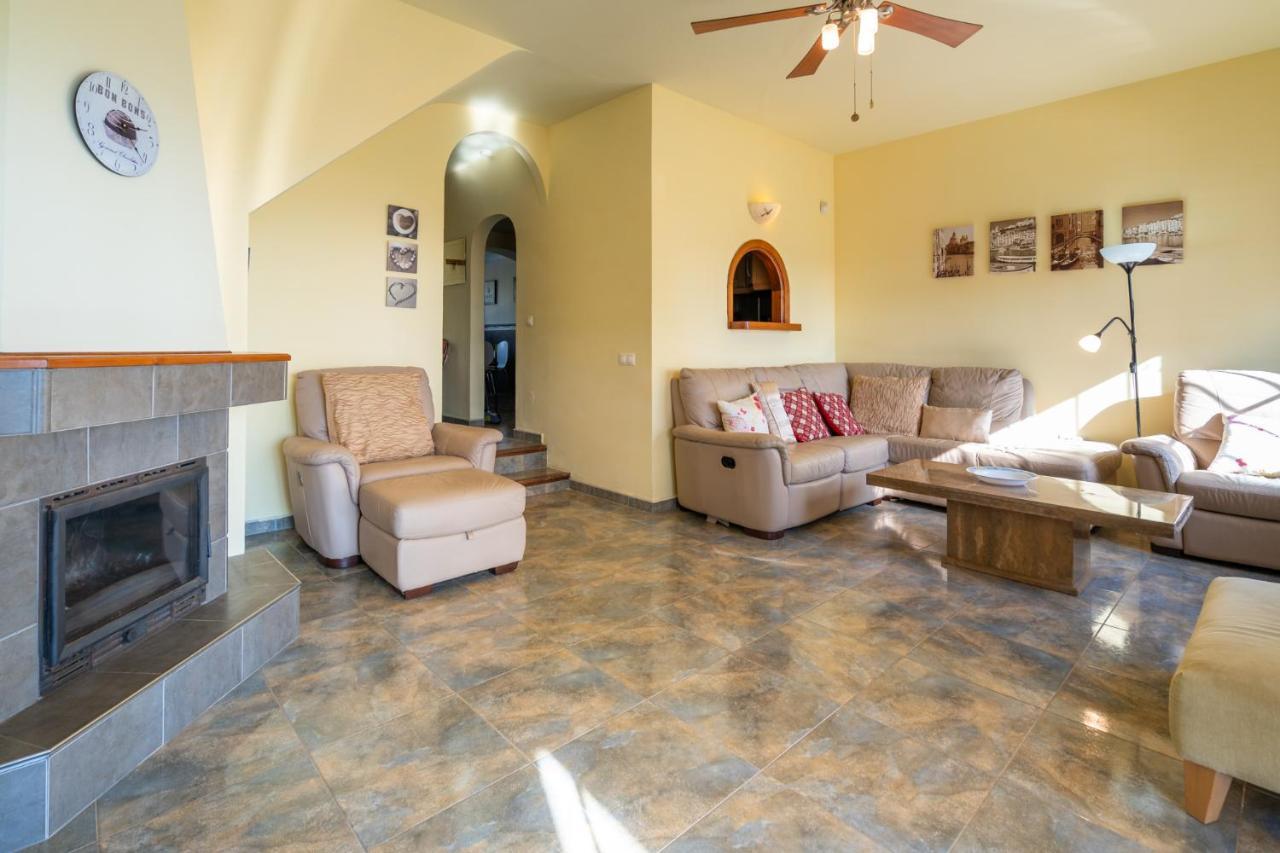 3 Bedroom House, 400M To The Beach, Near La Cala De Mijas Μάλαγα Εξωτερικό φωτογραφία